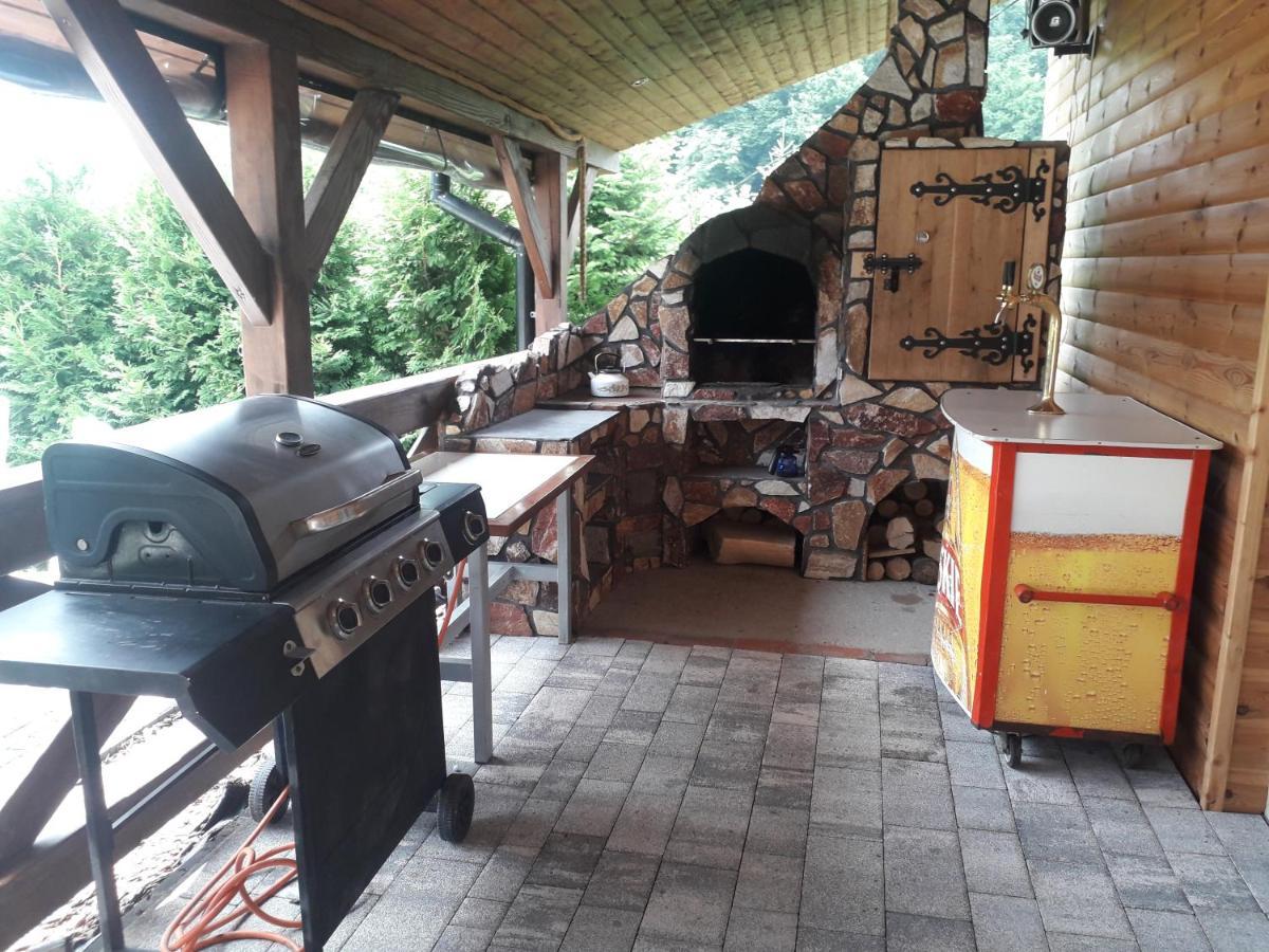 Jaskowa Chata Bieszczady Apartament Z Basenem Baligród Esterno foto