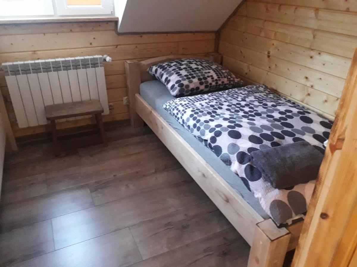 Jaskowa Chata Bieszczady Apartament Z Basenem Baligród Esterno foto